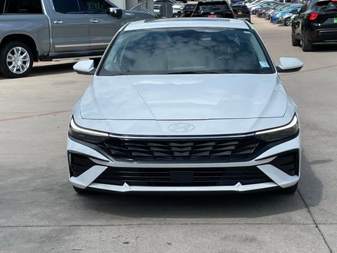 Used 2025 Hyundai Elantra SEL FWD image 6
