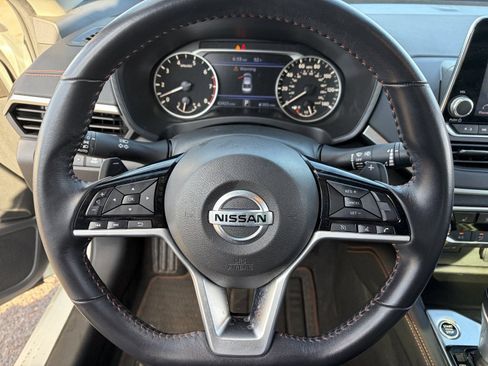 Used 2021 Nissan Altima 2.5 SR w/ SR Premium Package FWD image 24