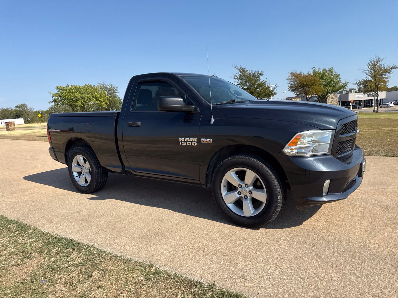 Used 2013 RAM 1500 Express RWD image 4