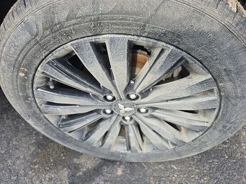 Used 2020 Mitsubishi Outlander AWD image 9