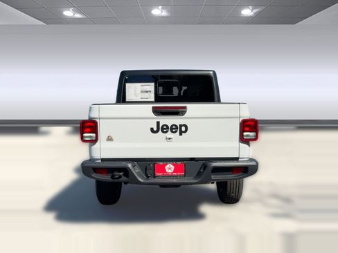 New 2025 Jeep Gladiator Sport image 10