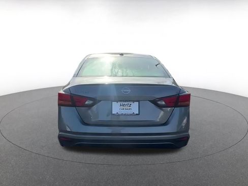 Used 2025 Nissan Altima 2.5 SV image 12