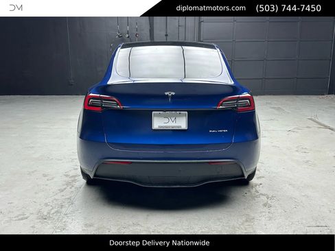 Used 2021 Tesla Model Y Long Range image 5