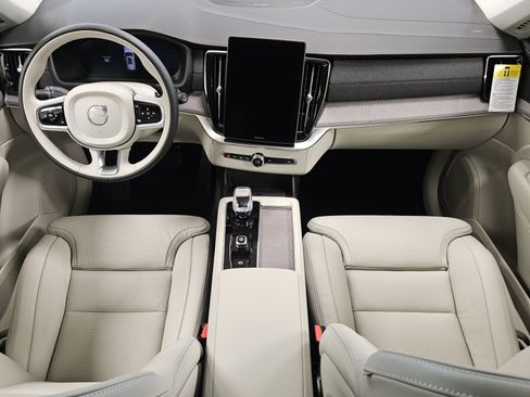 New 2026 Volvo XC90 T8 Ultra w/ Protection Package Premier image 15