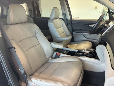 Used 2016 Honda Pilot Touring image 15