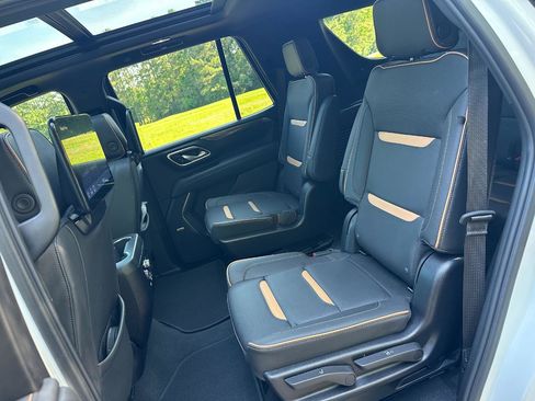 Used 2024 GMC Yukon AT4 w/ Technology Package AWD/4WD image 19