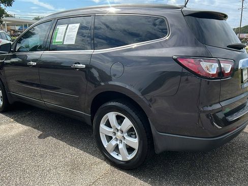 Used 2016 Chevrolet Traverse LT w/ Style and Technology Package image 7