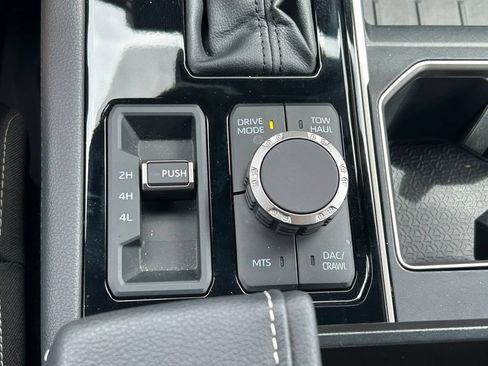 Used 2026 Toyota Tundra Limited AWD/4WD image 33