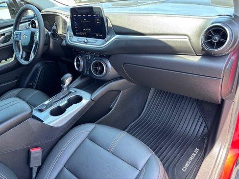 Used 2024 Chevrolet Blazer LT w/ Midnight/Sport Edition FWD image 9