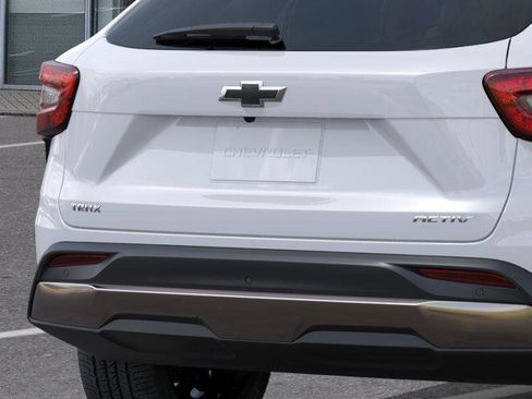 New 2025 Chevrolet Trax ACTIV w/ Driver Confidence Package image 14