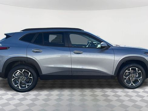 New 2026 Chevrolet Trax LT image 4