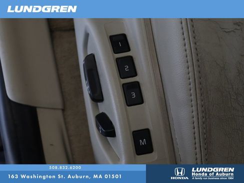 Used 2015 Volvo XC60 T6 w/ Proximity Package image 12