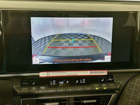 Used 2026 Toyota Camry XLE AWD/4WD image 14