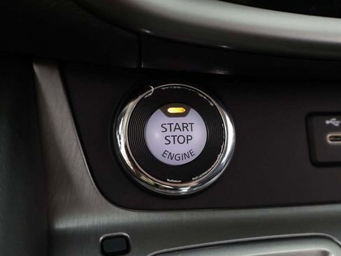 Used 2021 Nissan Murano SV image 37