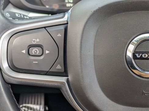 Used 2019 Volvo XC60 T5 Momentum w/ Premium Package image 10