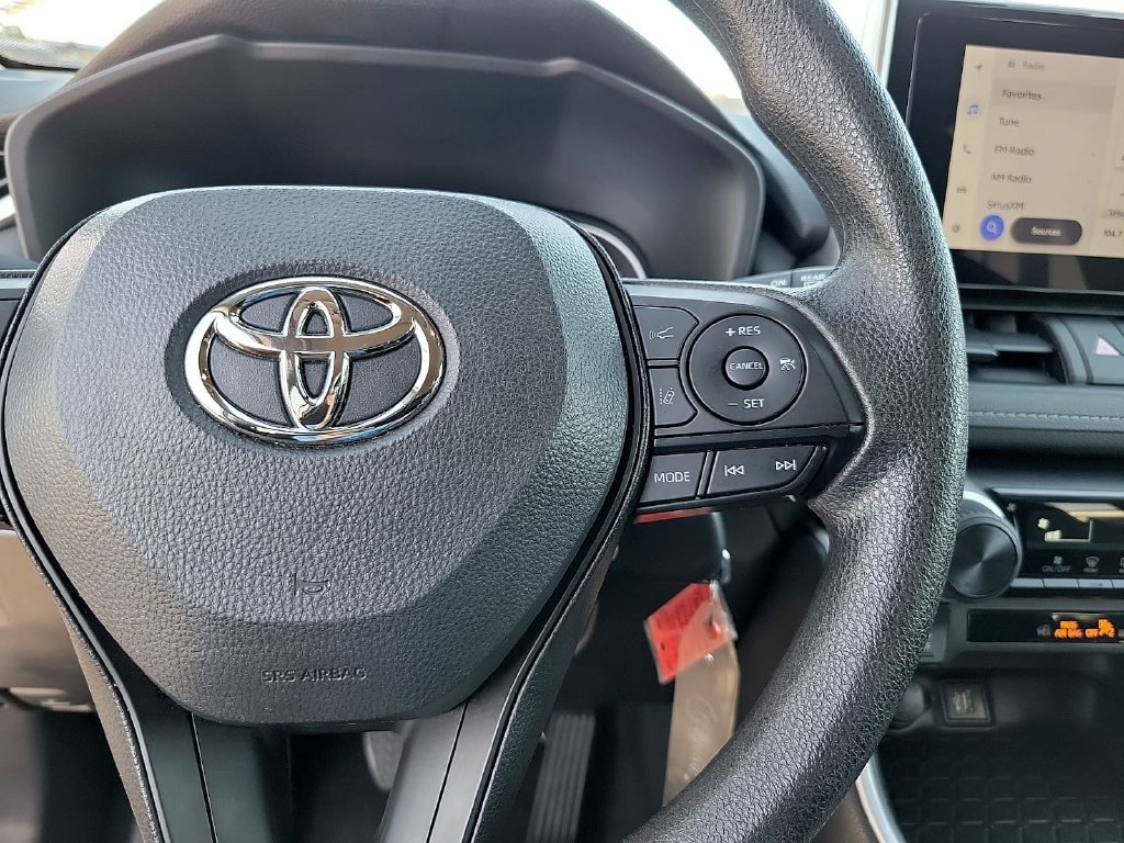 Used 2025 Toyota RAV4 LE AWD/4WD image 24