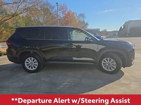 Used 2024 Toyota Grand Highlander XLE image 9