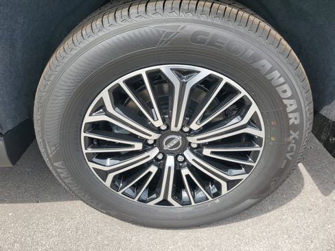 New 2025 Nissan Armada SL image 7