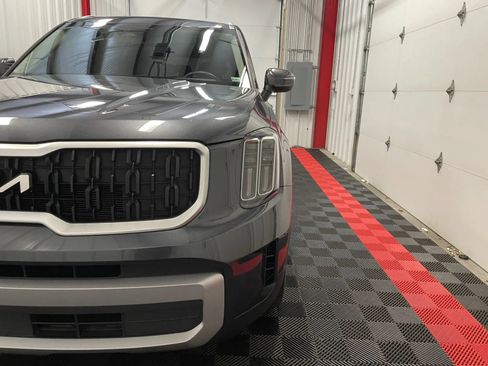 Used 2023 Kia Telluride EX FWD image 8