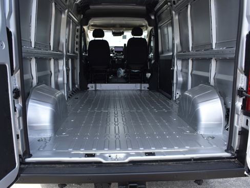 New 2026 RAM ProMaster 2500 w/ Premium Convenience Group FWD image 26