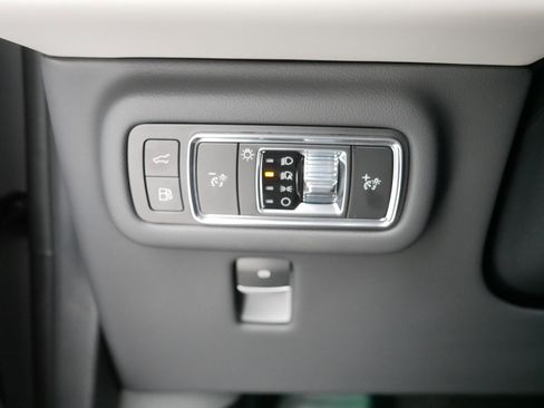 Used 2025 Lincoln Nautilus Reserve image 26