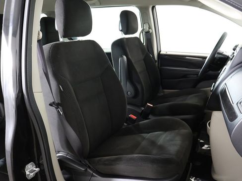 Used 2016 Dodge Grand Caravan American Value Package image 22