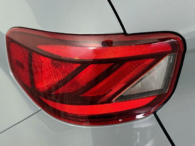 Used 2020 Hyundai Venue SE FWD image 32