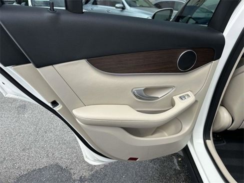 Certified 2022 Mercedes-Benz GLC 300 4MATIC image 10