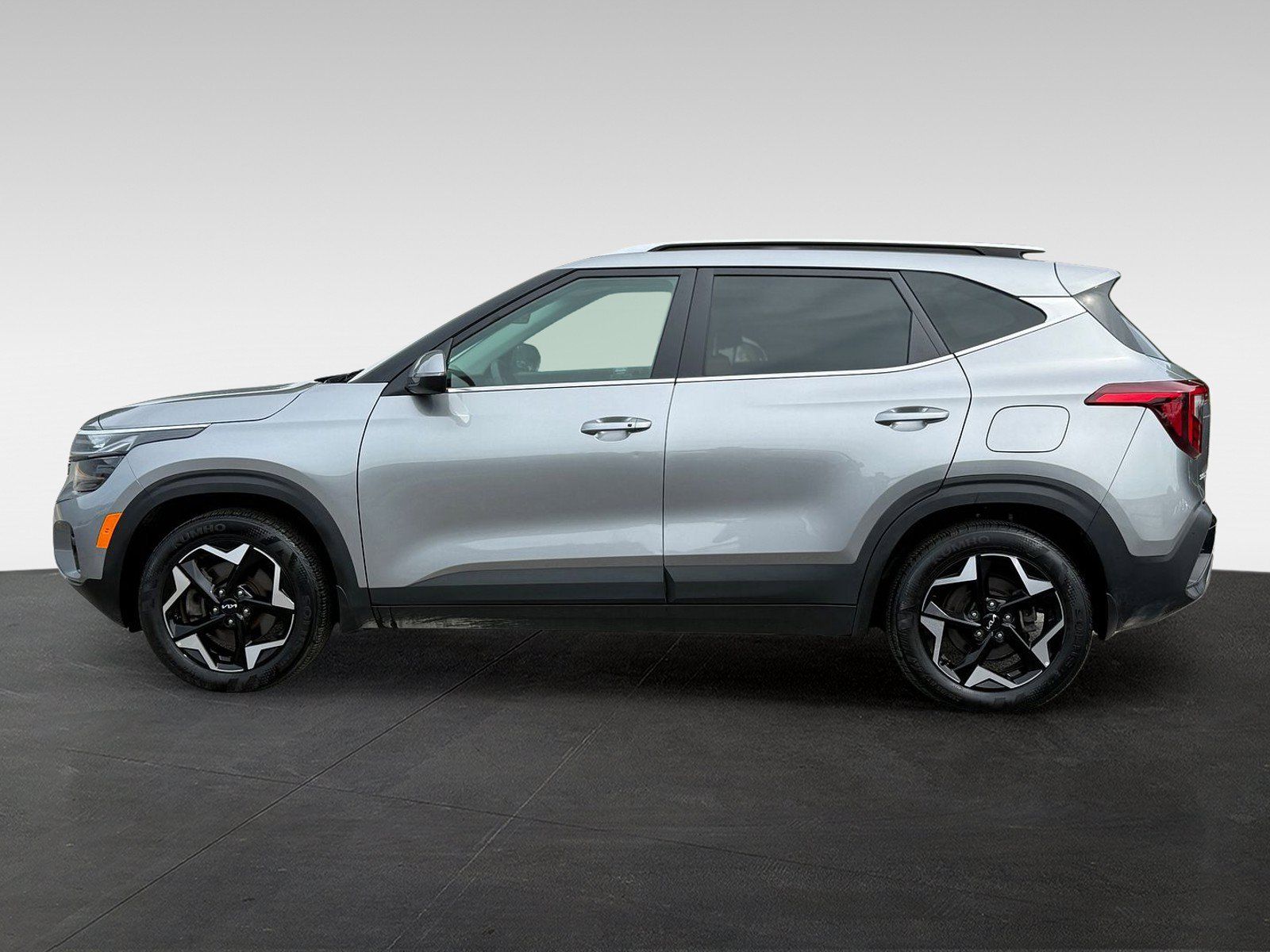 Used 2024 Kia Seltos EX AWD/4WD image 8