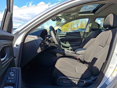 Used 2024 Honda Accord EX image 13