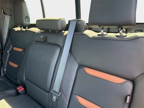 Used 2022 GMC Sierra 1500 AT4 w/ AT4 Premium Package image 13