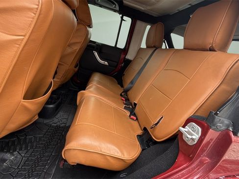 Used 2012 Jeep Wrangler Unlimited Sahara image 12