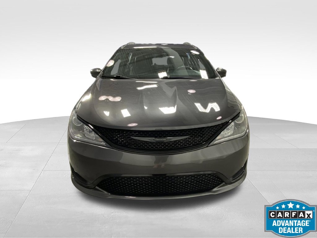 Used 2020 Chrysler Pacifica Touring-L AWD/4WD image 2