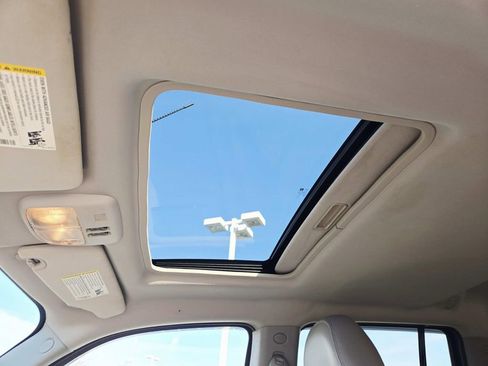 Used 2009 Chevrolet HHR LT w/ LT Preferred Equipment Group image 9