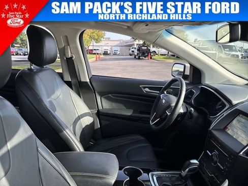 Used 2016 Ford Edge Titanium w/ Equipment Group 302A FWD image 18