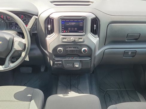Used 2022 Chevrolet Silverado 2500 Custom w/ Custom Value Package AWD/4WD image 15