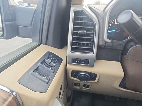 Used 2018 Ford F150 Lariat w/ Equipment Group 502A Luxury image 22