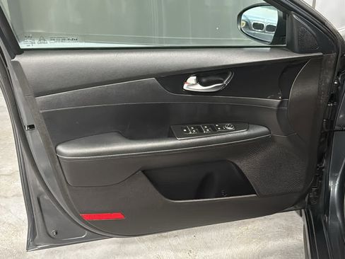 Used 2023 Kia Forte GT-Line FWD image 9