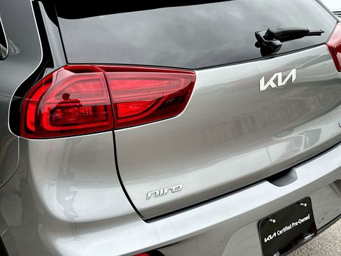 Used 2022 Kia Niro EX Premium w/ Cold Weather Package image 22