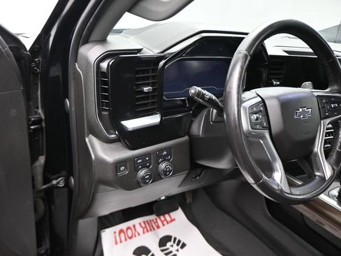 Used 2022 Chevrolet Silverado 1500 RST AWD/4WD image 6
