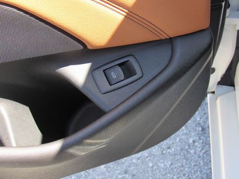 Used 2019 BMW 540i 540i w/ Convenience Package image 19