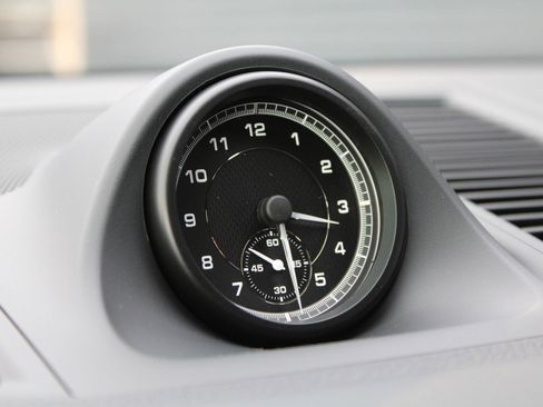 New 2026 Porsche Macan image 21