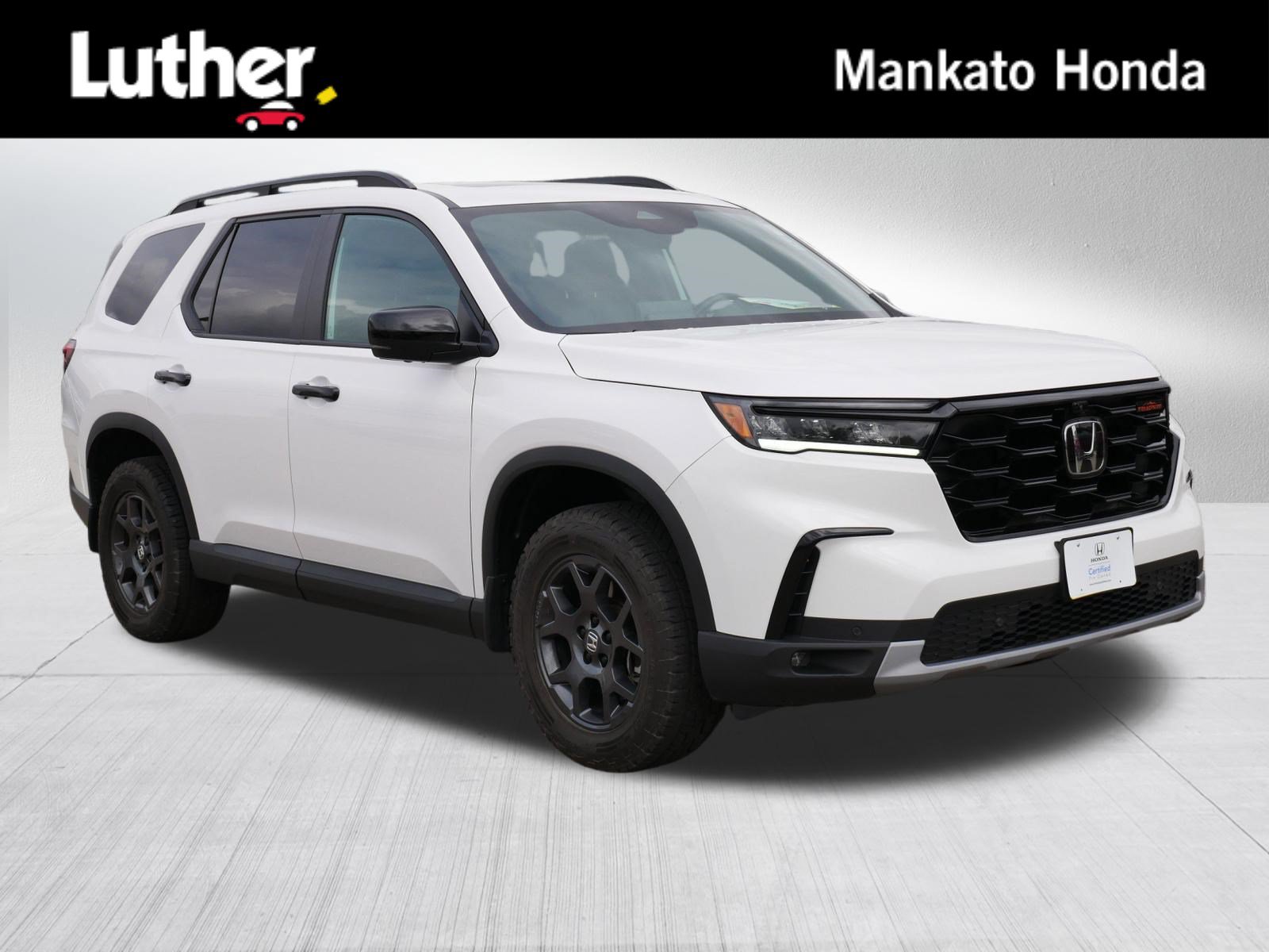Certified 2024 Honda Pilot TrailSport image 1