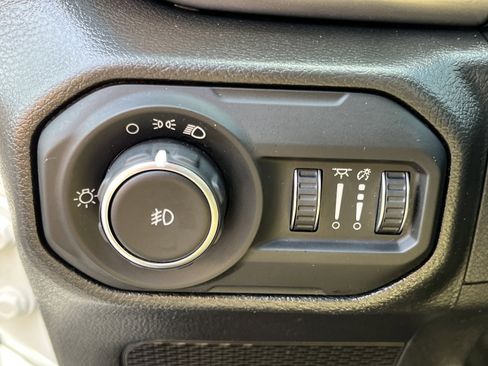 Used 2022 Jeep Wrangler Sport AWD/4WD image 19
