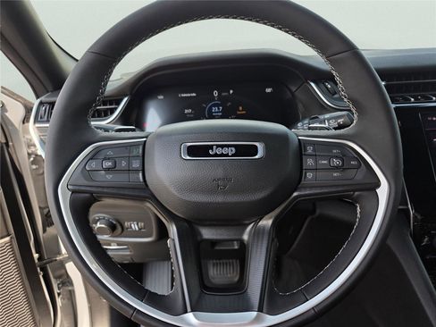 New 2025 Jeep Grand Cherokee Laredo X w/ Luxury Tech Group I image 26