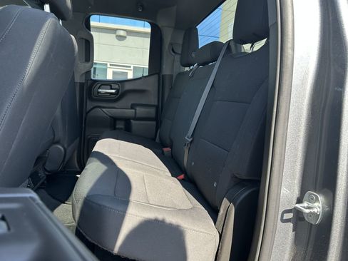 Used 2020 Chevrolet Silverado 1500 Custom w/ Custom Value Package image 12