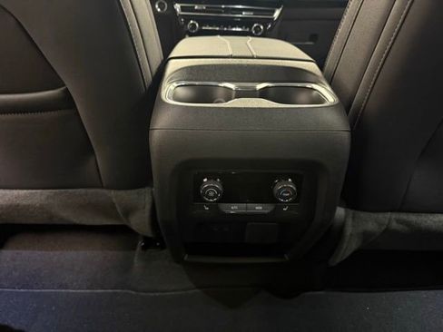 New 2026 Chevrolet Traverse High Country image 18