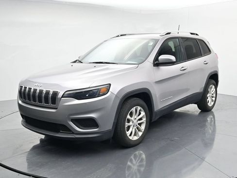 Used 2020 Jeep Cherokee Latitude FWD image 4