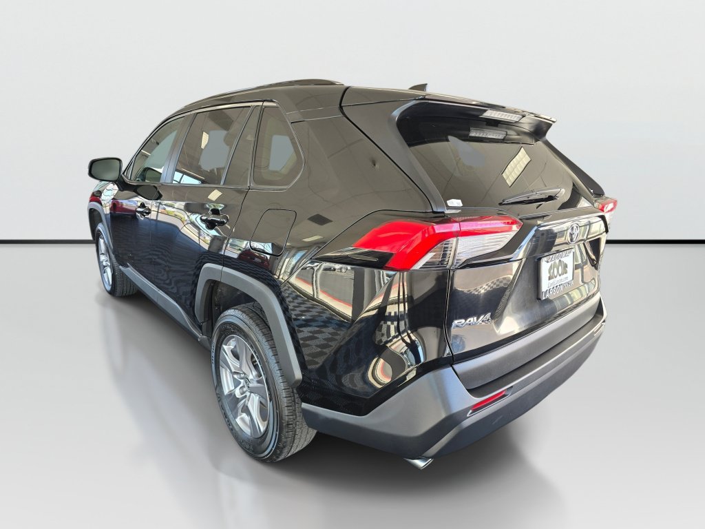 Used 2025 Toyota RAV4 XLE AWD/4WD image 3