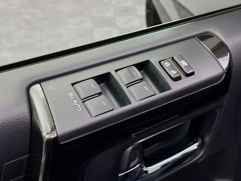 Used 2021 Toyota 4Runner TRD Off-Road Premium image 18